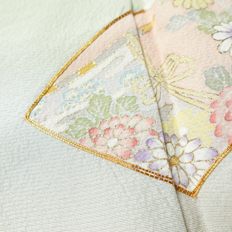 付け下げ 良品 落款入り 金駒刺繍 縮緬 正絹 古典柄 袷仕立て 身丈163cm 裄丈66cm 箔 一部しつけ糸付き フォーマル 着物 緑・うぐいす色_画像8