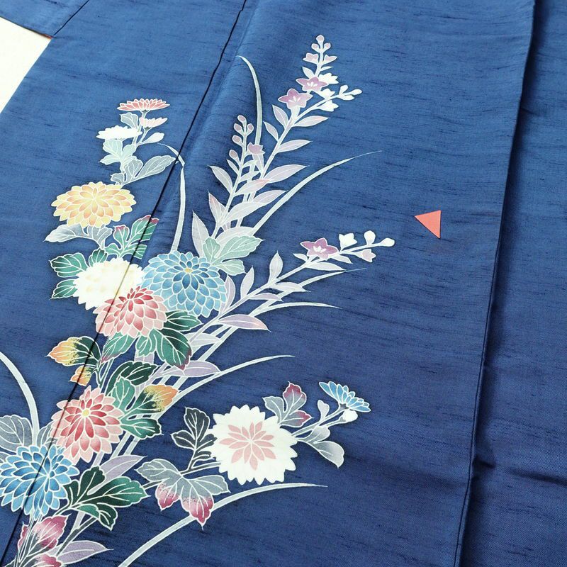 付け下げ 正絹 紬地 花柄 袷仕立て 身丈157.5cm 裄丈65cm 着物 青・紺_画像5