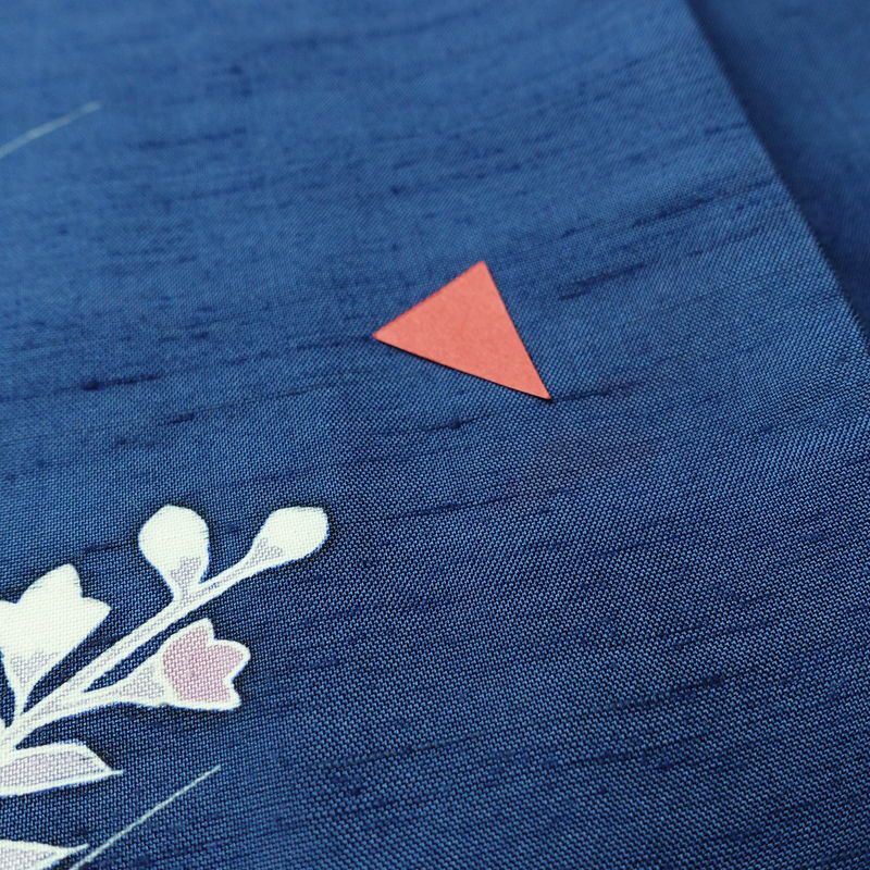 付け下げ 正絹 紬地 花柄 袷仕立て 身丈157.5cm 裄丈65cm 着物 青・紺_画像6