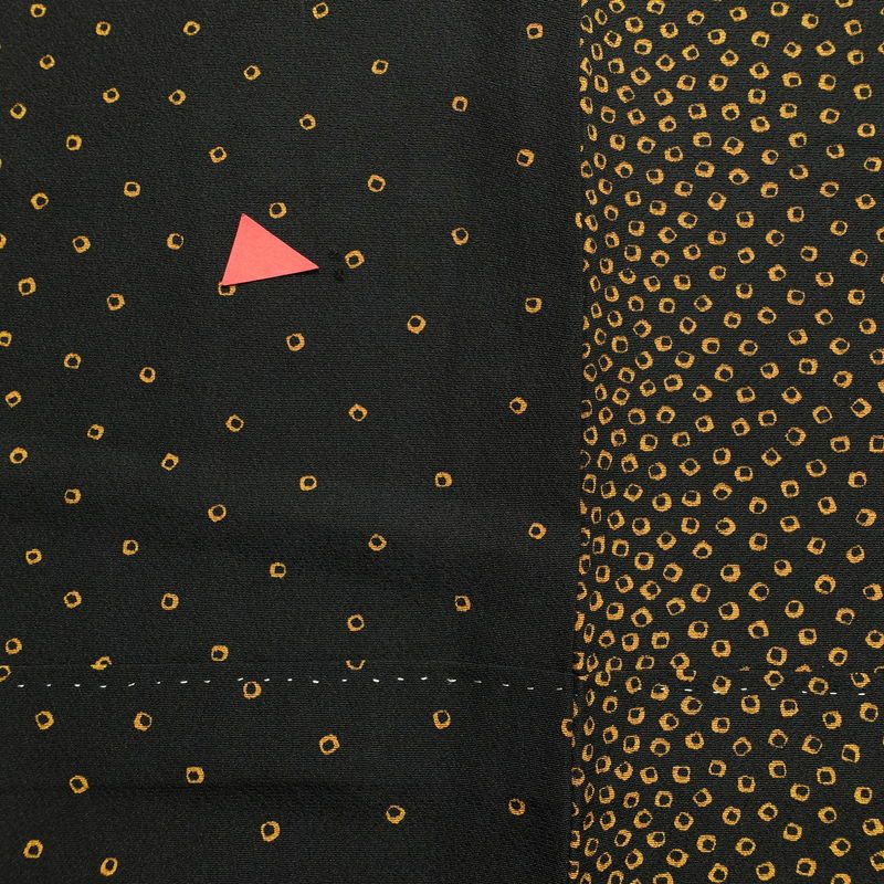 小紋 縮緬 正絹 その他の柄 袷仕立て 身丈153cm 裄丈68cm 着物 黒_画像9