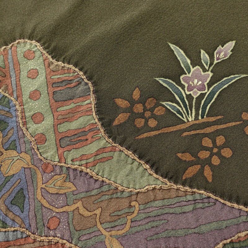 付け下げ 美品 落款入り しつけ糸付き 縮緬 正絹 木の葉・植物柄 袷仕立て 身丈163cm 裄丈64cm 箔 絞り 共八掛 フォーマル 着物 緑・うぐいす色_画像10