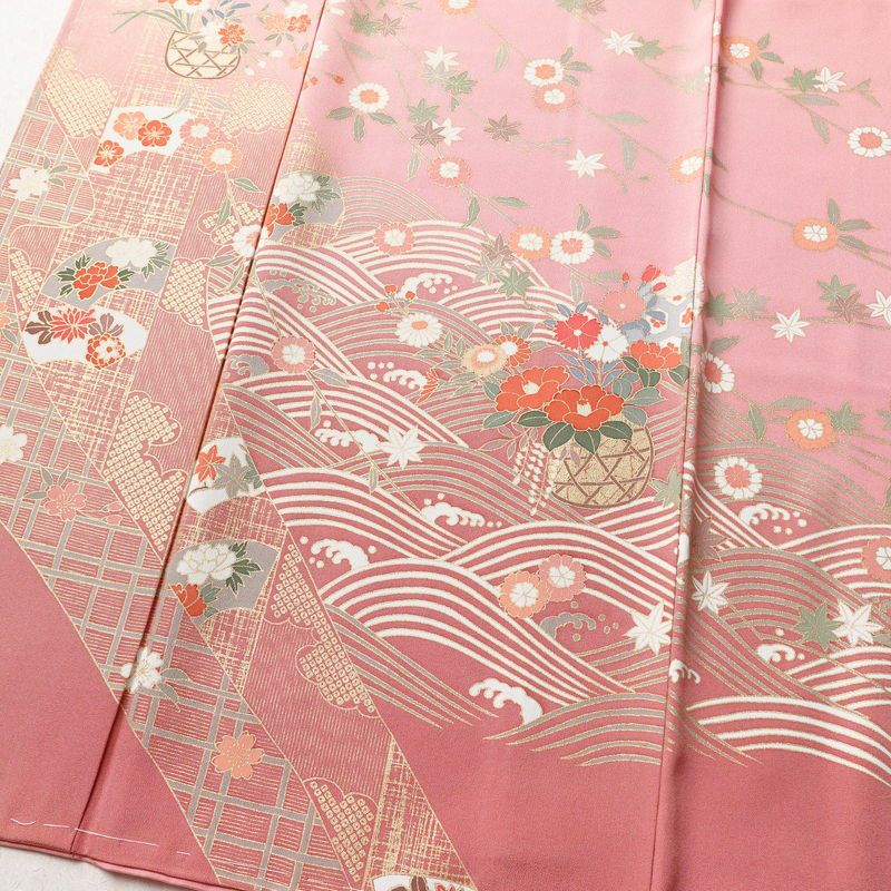訪問着 美品 しつけ糸付き 正絹 古典柄 袷仕立て 身丈161cm 裄丈63cm 箔 金彩 菊 フォーマル 着物 ピンク_画像4