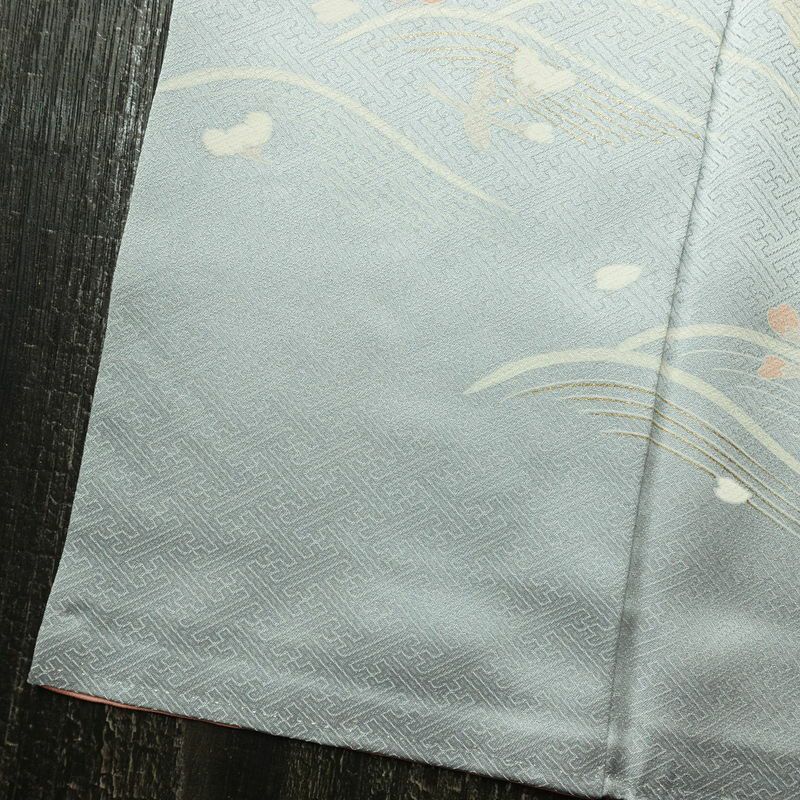 訪問着 美品 綸子 花柄 袷仕立て 身丈166.5cm 裄丈69.5cm 箔 一部しつけ糸付き フォーマル 着物 青・紺_画像13