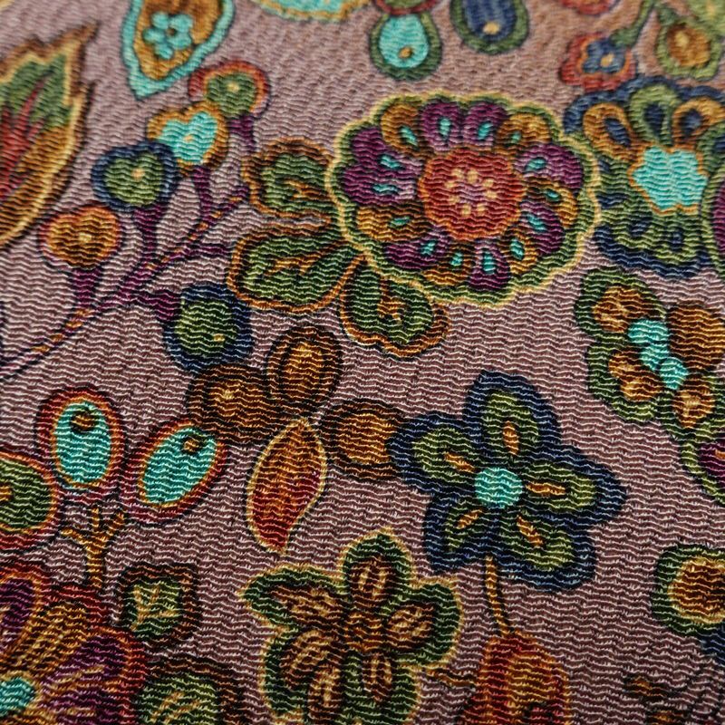 小紋 美品 しつけ糸付き 縮緬 付下小紋 正絹 幾何学柄・抽象柄 袷仕立て 身丈160.5cm 裄丈66cm 着物 多色使い_画像8