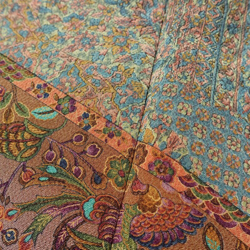 小紋 美品 しつけ糸付き 縮緬 付下小紋 正絹 幾何学柄・抽象柄 袷仕立て 身丈160.5cm 裄丈66cm 着物 多色使い_画像10