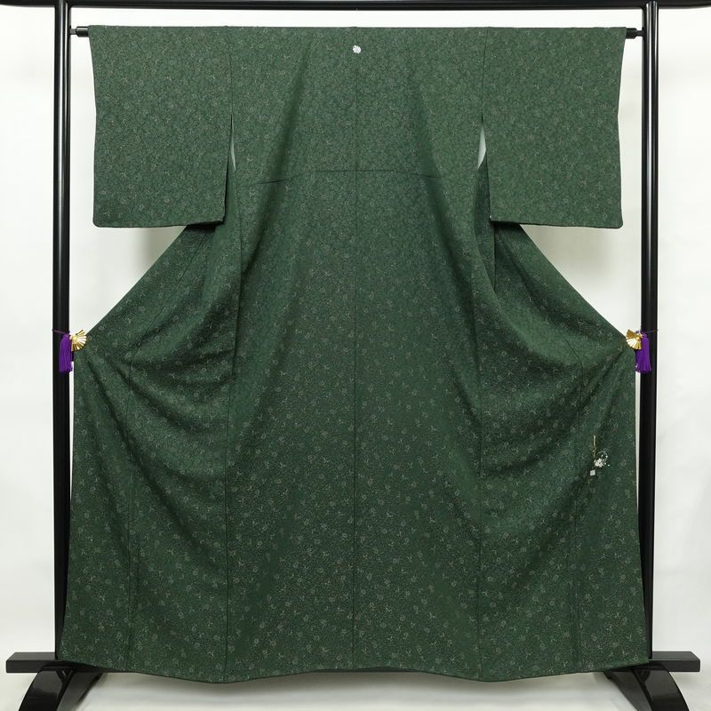 色無地 落款入り 一つ紋付き 正絹 木の葉・植物柄 袷仕立て 身丈159.5cm 裄丈64cm 着物 緑・うぐいす色_画像1