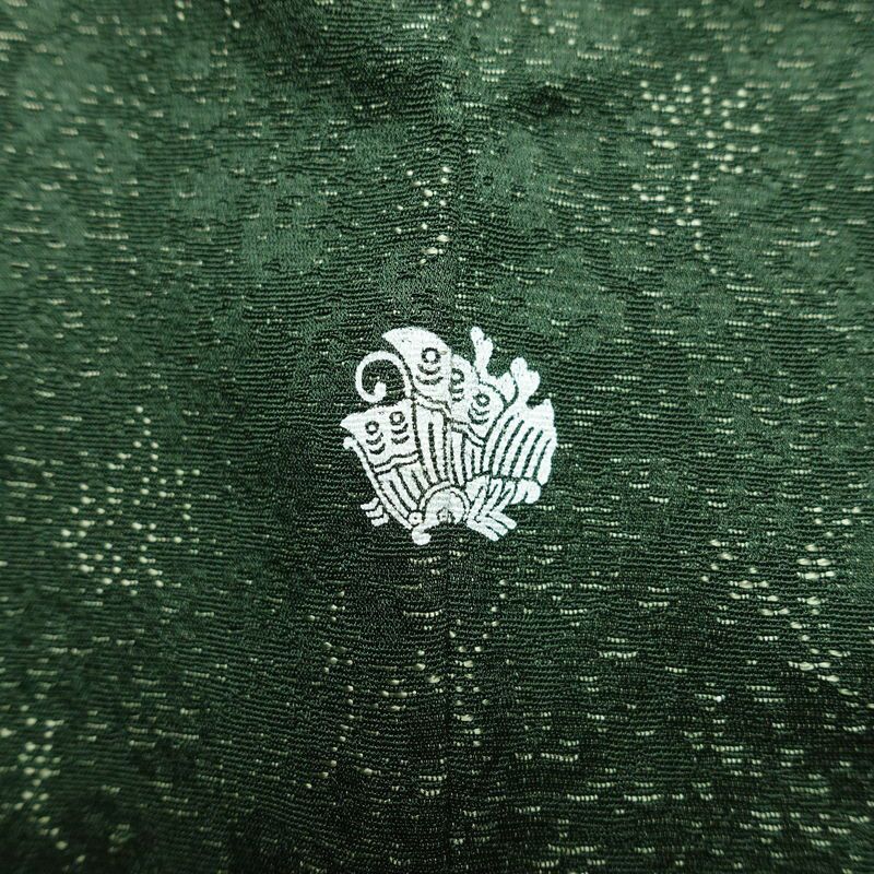 色無地 落款入り 一つ紋付き 正絹 木の葉・植物柄 袷仕立て 身丈159.5cm 裄丈64cm 着物 緑・うぐいす色_画像14