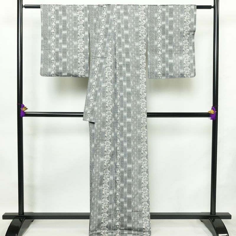 紬 正絹 縞柄・線柄 袷仕立て 身丈167cm 裄丈67cm 着物 グレー_画像2