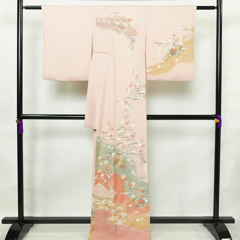 訪問着 金駒刺繍 正絹 古典柄 袷仕立て 身丈164cm 裄丈68cm 箔 金彩 フォーマル 着物 ピンク_画像2