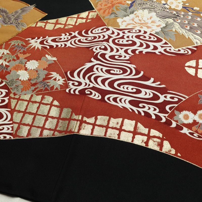 黒留袖 五つ紋付き 金駒刺繍 正絹 古典柄 袷仕立て 身丈164cm 裄丈68cm 箔 金彩 フォーマル 着物 黒_画像11