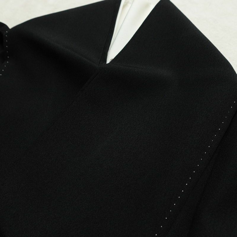 黒留袖 五つ紋付き 金駒刺繍 正絹 古典柄 袷仕立て 身丈164cm 裄丈68cm 箔 金彩 フォーマル 着物 黒_画像16