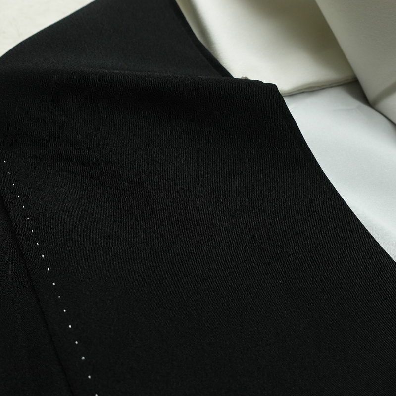 黒留袖 五つ紋付き 金駒刺繍 正絹 古典柄 袷仕立て 身丈164cm 裄丈68cm 箔 金彩 フォーマル 着物 黒_画像18