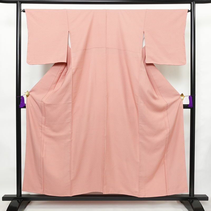 色無地 しつけ糸付き 正絹 その他の柄 袷仕立て 身丈154.5cm 裄丈66cm フォーマル 着物 ピンク_画像1