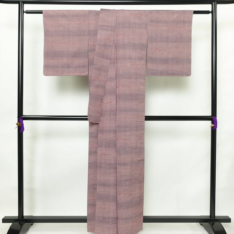 紬 良品 しつけ糸付き 正絹 その他の柄 袷仕立て 身丈159cm 裄丈64cm 着物 紫・藤色_画像2