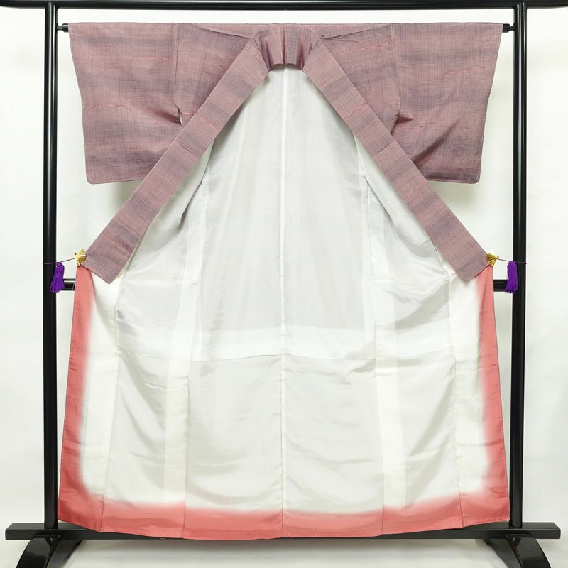 紬 良品 しつけ糸付き 正絹 その他の柄 袷仕立て 身丈159cm 裄丈64cm 着物 紫・藤色_画像3