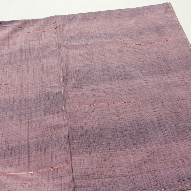 紬 良品 しつけ糸付き 正絹 その他の柄 袷仕立て 身丈159cm 裄丈64cm 着物 紫・藤色_画像13