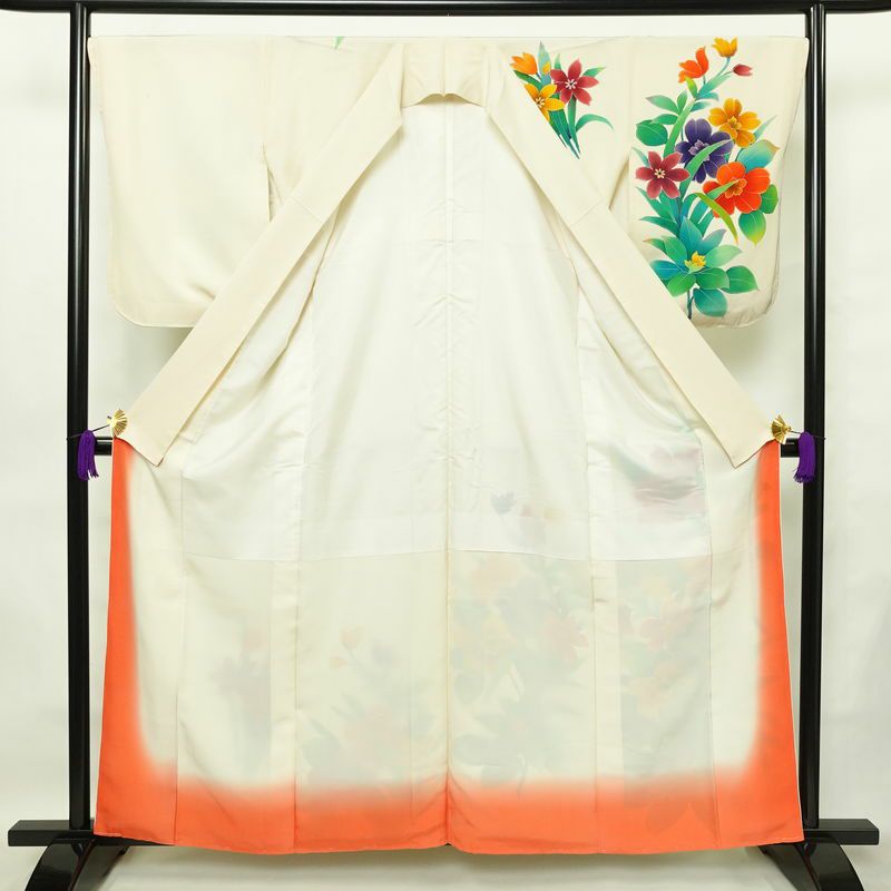付け下げ しつけ糸付き 正絹 花柄 袷仕立て 身丈158cm 裄丈67.5cm 着物 クリーム_画像3
