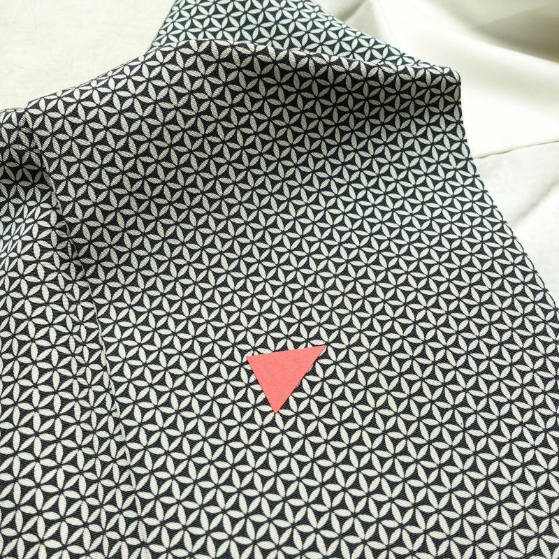 小紋 正絹 古典柄 袷仕立て 身丈156cm 裄丈64cm 着物 黒_画像17