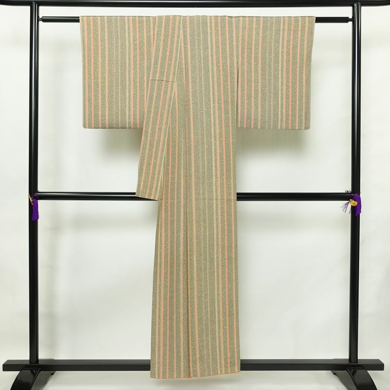 小紋 良品 正絹 縞柄・線柄 袷仕立て 身丈153cm 裄丈66.5cm 着物 緑・うぐいす色_画像2