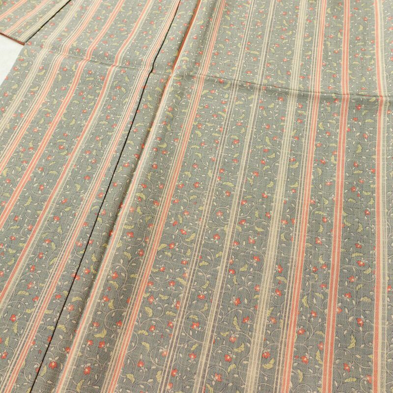 小紋 良品 正絹 縞柄・線柄 袷仕立て 身丈153cm 裄丈66.5cm 着物 緑・うぐいす色_画像5