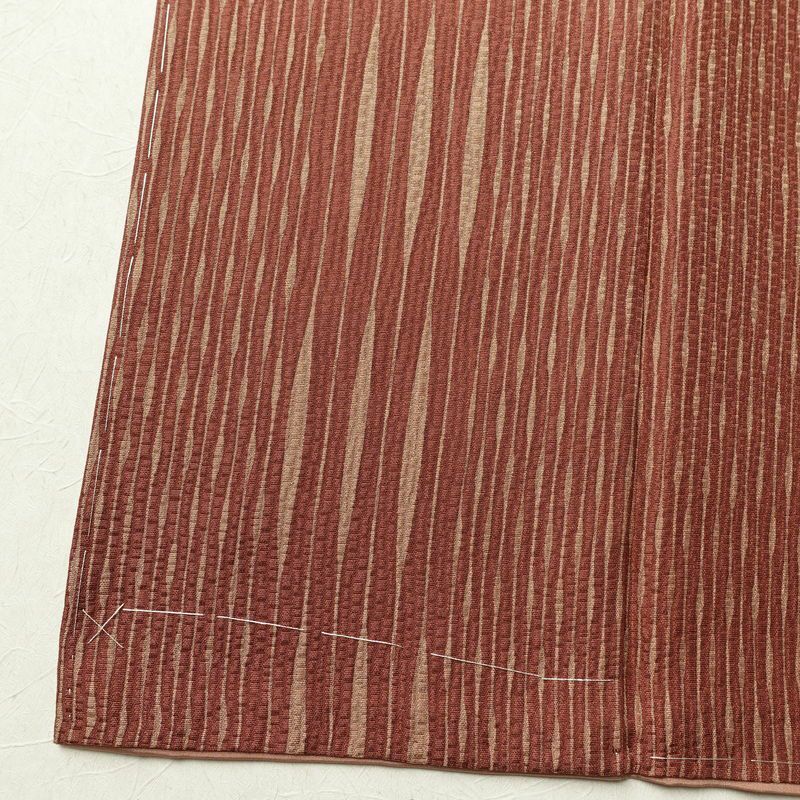 小紋 美品 しつけ糸付き 正絹 縞柄・線柄 袷仕立て 身丈159cm 裄丈67cm モダン 着物 茶_画像12