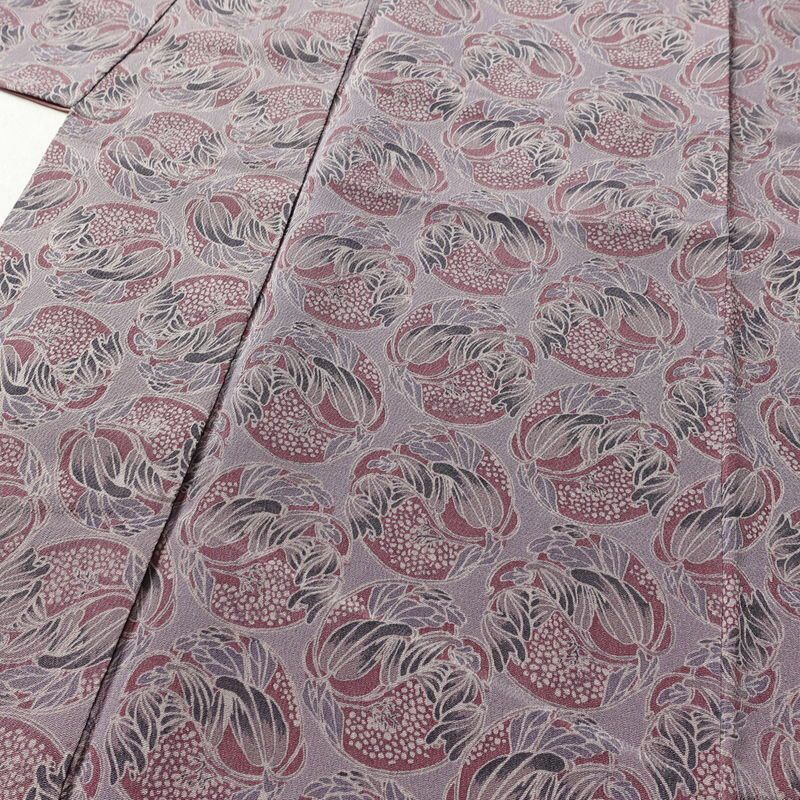 小紋 しつけ糸付き 縮緬 正絹 木の葉・植物柄 袷仕立て 身丈166.5cm 裄丈66cm 着物 紫・藤色_画像5