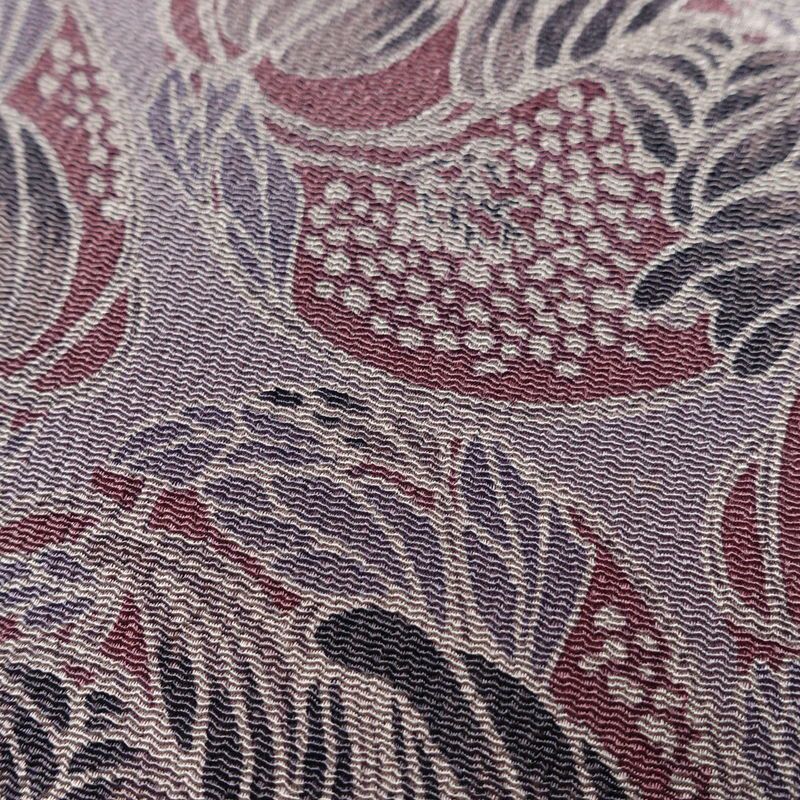 小紋 しつけ糸付き 縮緬 正絹 木の葉・植物柄 袷仕立て 身丈166.5cm 裄丈66cm 着物 紫・藤色_画像8