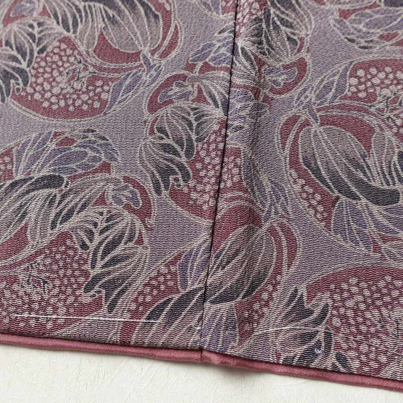 小紋 しつけ糸付き 縮緬 正絹 木の葉・植物柄 袷仕立て 身丈166.5cm 裄丈66cm 着物 紫・藤色_画像11