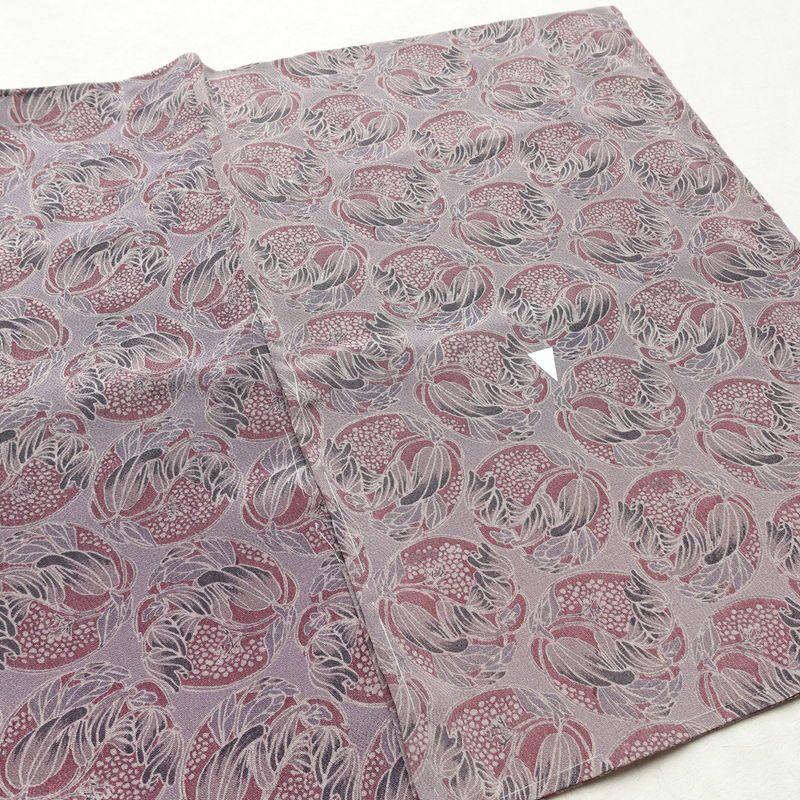 小紋 しつけ糸付き 縮緬 正絹 木の葉・植物柄 袷仕立て 身丈166.5cm 裄丈66cm 着物 紫・藤色_画像12