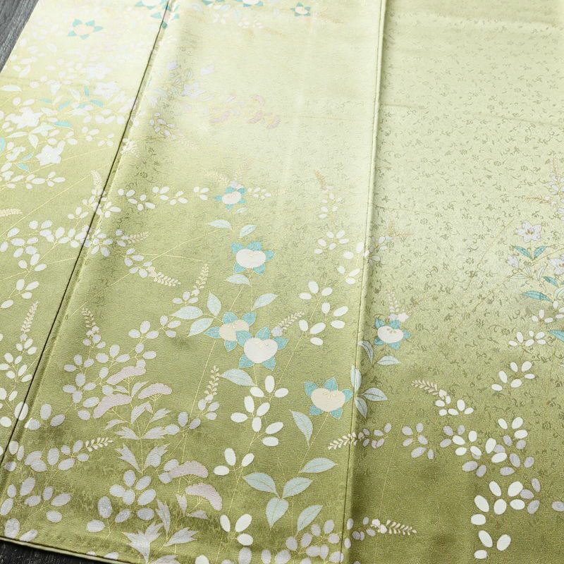 訪問着 良品 正絹 木の葉・植物柄 袷仕立て 身丈158.5cm 裄丈62cm 一部しつけ糸付き 金彩 フォーマル 着物 緑・うぐいす色_画像4