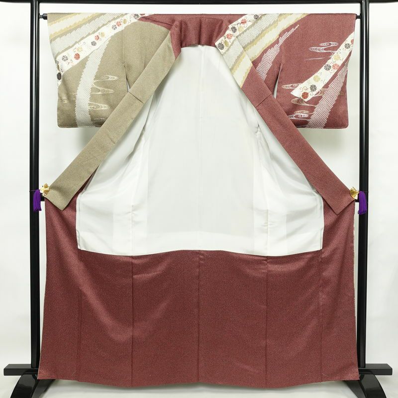 訪問着 良品 しつけ糸付き 正絹 人物・動物柄 袷仕立て 身丈163cm 裄丈65.5cm 箔 金彩 フォーマル 着物 ベージュ_画像3