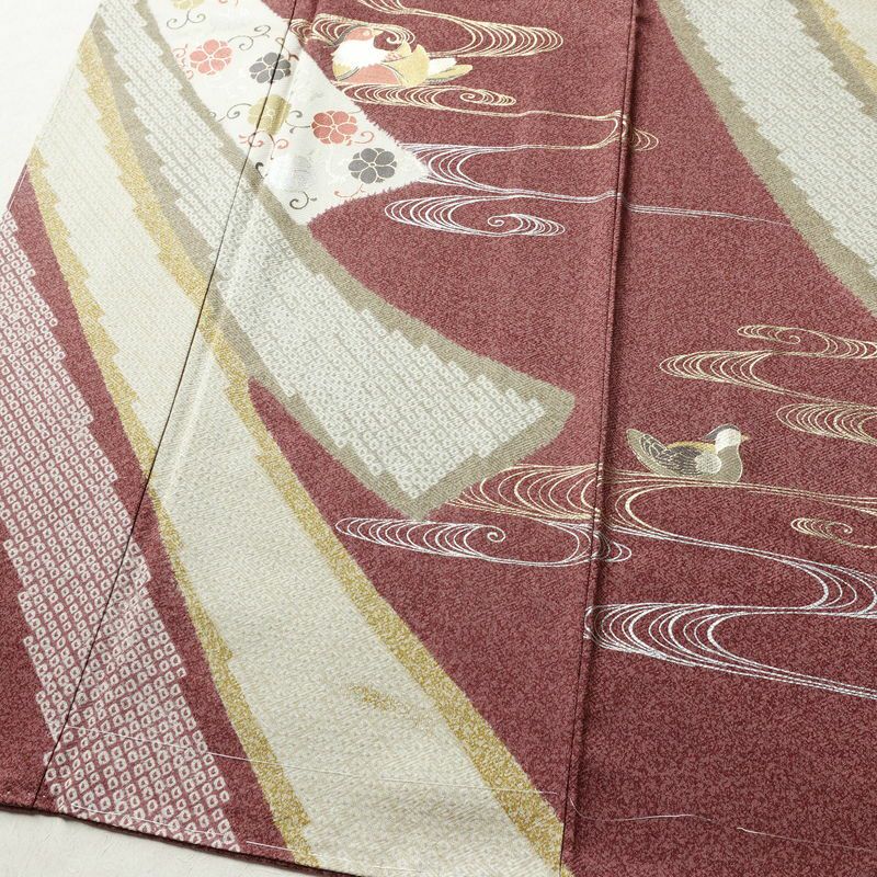 訪問着 良品 しつけ糸付き 正絹 人物・動物柄 袷仕立て 身丈163cm 裄丈65.5cm 箔 金彩 フォーマル 着物 ベージュ_画像4