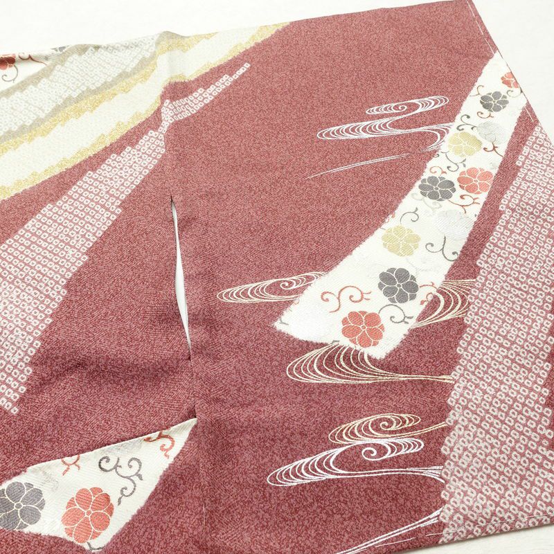 訪問着 良品 しつけ糸付き 正絹 人物・動物柄 袷仕立て 身丈163cm 裄丈65.5cm 箔 金彩 フォーマル 着物 ベージュ_画像15