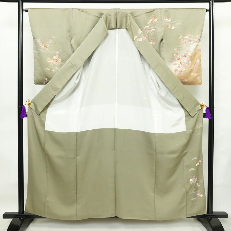 訪問着 良品 しつけ糸付き 金駒刺繍 綸子 正絹 古典柄 袷仕立て 身丈159.5cm 裄丈65.5cm 金彩 フォーマル 着物 緑・うぐいす色_画像3