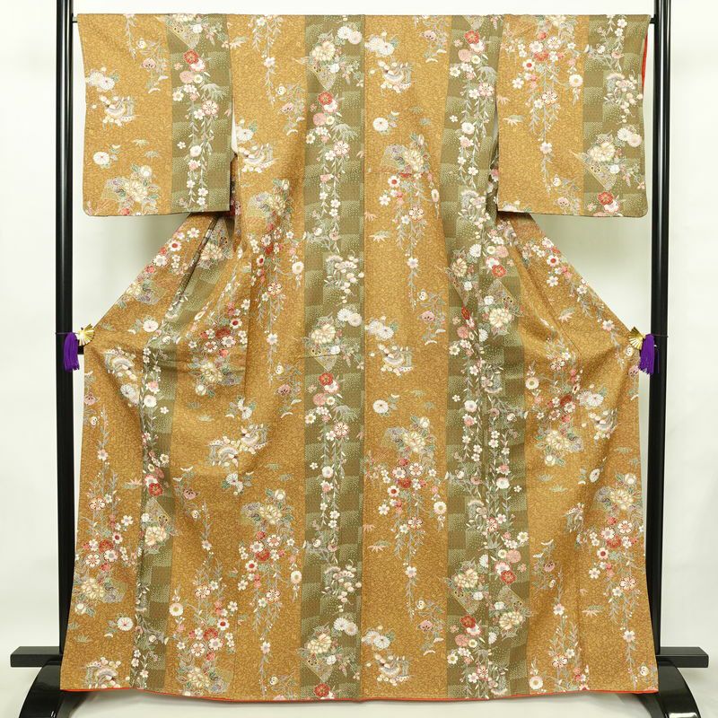 小紋 良品 しつけ糸付き 正絹 花柄 袷仕立て 身丈164.5cm 裄丈67.5cm 金彩 桜	着物 茶_画像1