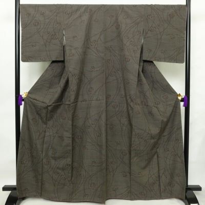 紬 良品 しつけ糸付き 正絹 木の葉・植物柄 袷仕立て 身丈165.5cm 裄丈69.5cm 着物 茶