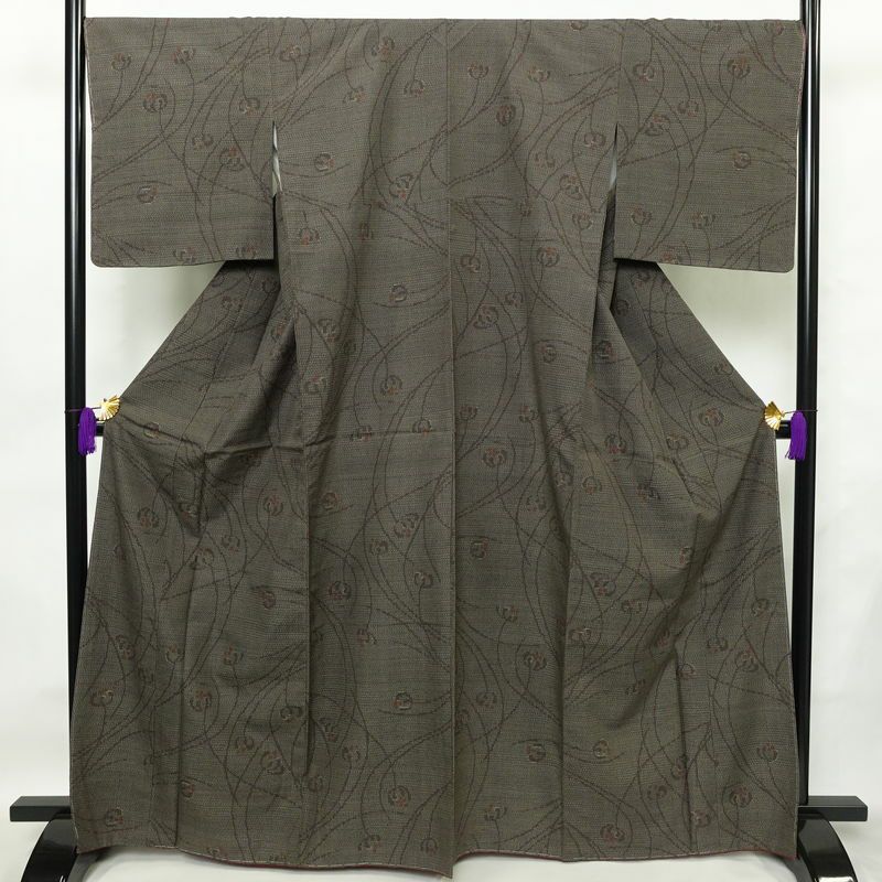 紬 良品 しつけ糸付き 正絹 木の葉・植物柄 袷仕立て 身丈165.5cm 裄丈69.5cm 着物 茶_画像1