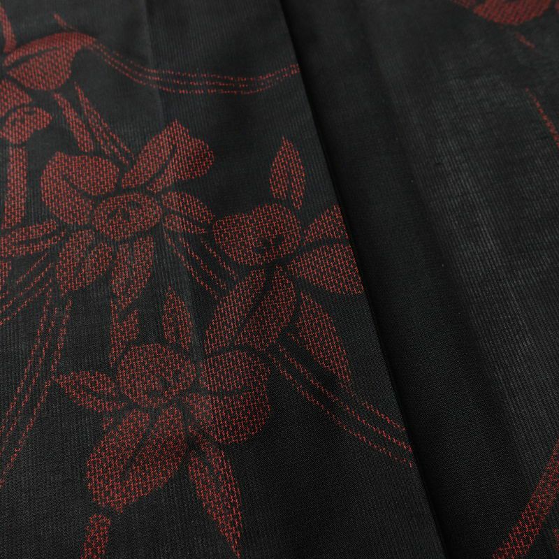 盛夏 良品 夏用 しつけ糸付き 正絹 花柄 単衣仕立て 身丈162.5cm 裄丈66.5cm 着物 黒_画像10