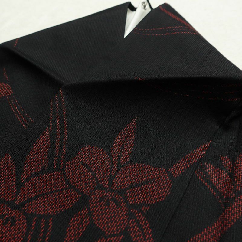 盛夏 良品 夏用 しつけ糸付き 正絹 花柄 単衣仕立て 身丈162.5cm 裄丈66.5cm 着物 黒_画像17