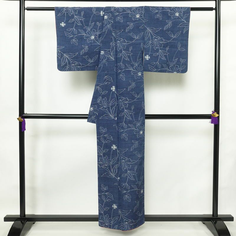 紬 良品 正絹 花柄 袷仕立て 身丈155.5cm 裄丈63cm 着物 青・紺_画像2