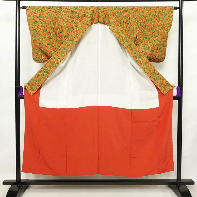 小紋 縮緬 総柄 正絹 木の葉・植物柄 袷仕立て 身丈151.5cm 裄丈63cm 着物 黄・黄土色_画像3