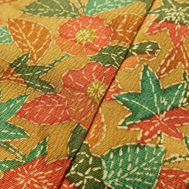 小紋 縮緬 総柄 正絹 木の葉・植物柄 袷仕立て 身丈151.5cm 裄丈63cm 着物 黄・黄土色_画像9