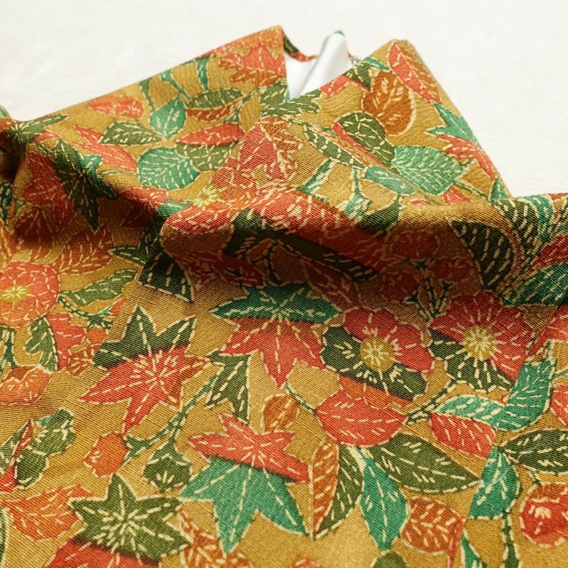 小紋 縮緬 総柄 正絹 木の葉・植物柄 袷仕立て 身丈151.5cm 裄丈63cm 着物 黄・黄土色_画像16
