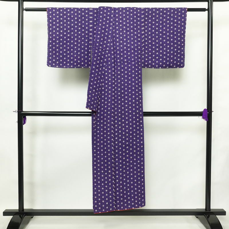 小紋 縮緬 正絹 麻の葉柄 袷仕立て 身丈147cm 裄丈62.5cm 着物 紫・藤色_画像2