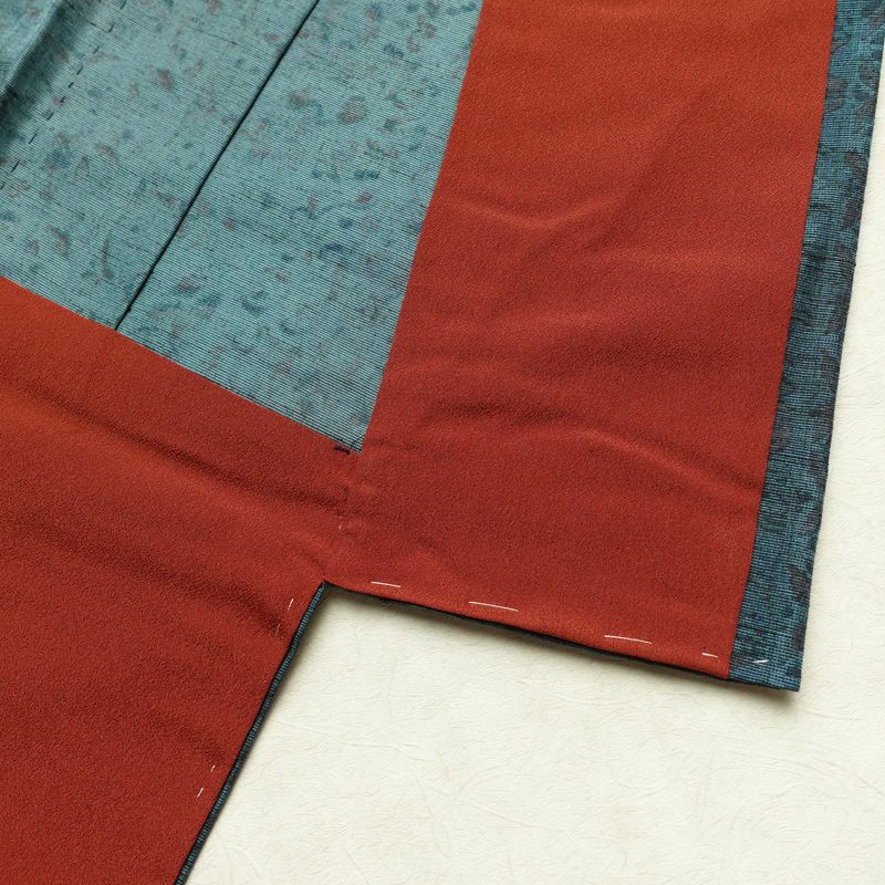 単衣 紬 良品 正絹 花柄 単衣仕立て 胴抜き 身丈161cm 裄丈65cm 一部しつけ糸付き 着物 青・紺_画像20