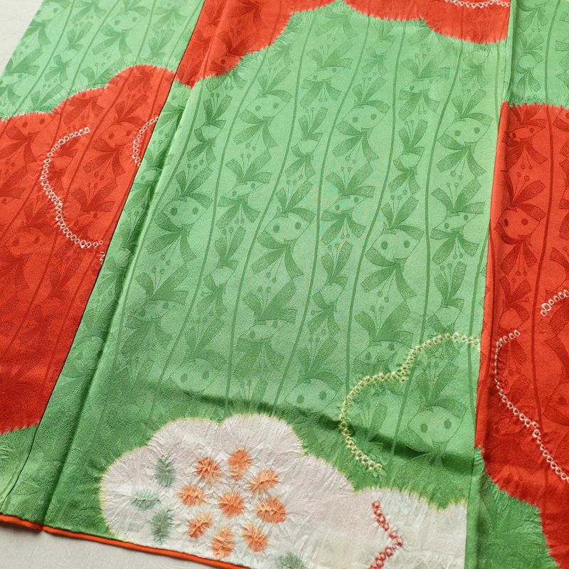 小紋 絞り 正絹 雲柄 袷仕立て 身丈155cm 裄丈68cm 一部しつけ糸付き 着物 多色使い_画像4