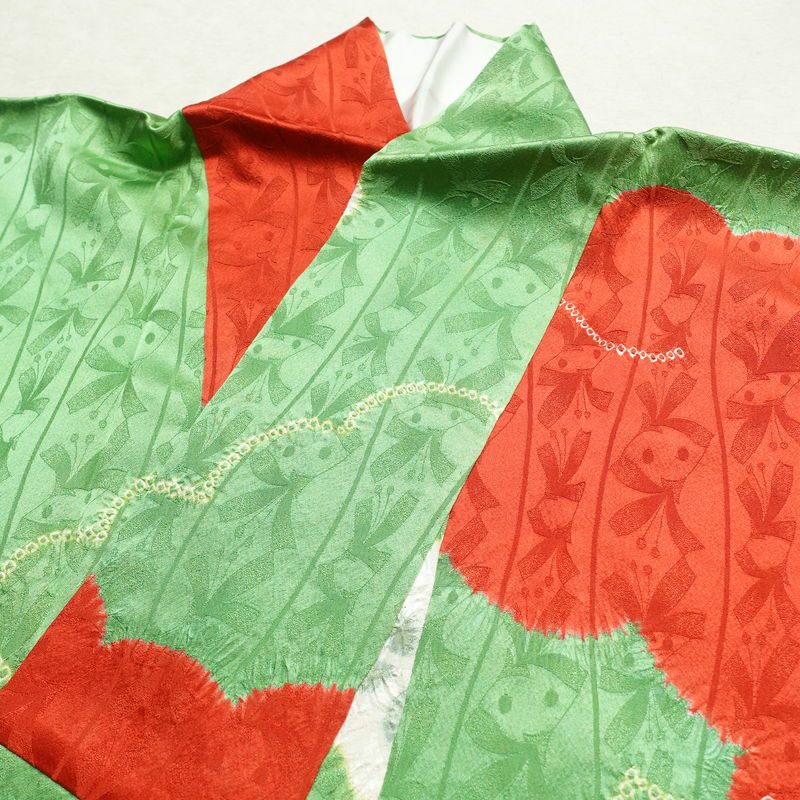 小紋 絞り 正絹 雲柄 袷仕立て 身丈155cm 裄丈68cm 一部しつけ糸付き 着物 多色使い_画像17