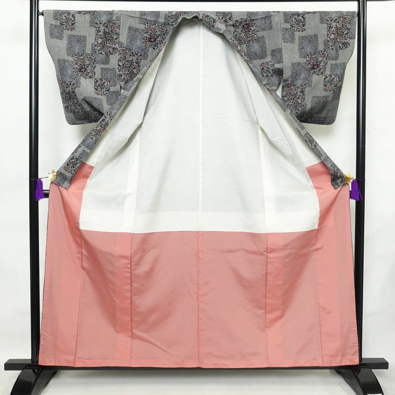 紬 正絹 木の葉・植物柄 袷仕立て 身丈159cm 裄丈66cm 着物 グレー_画像3