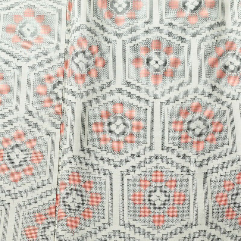 紬 しつけ糸付き 正絹 亀甲柄 袷仕立て 身丈163.5cm 裄丈65.5cm 着物 多色使い_画像6