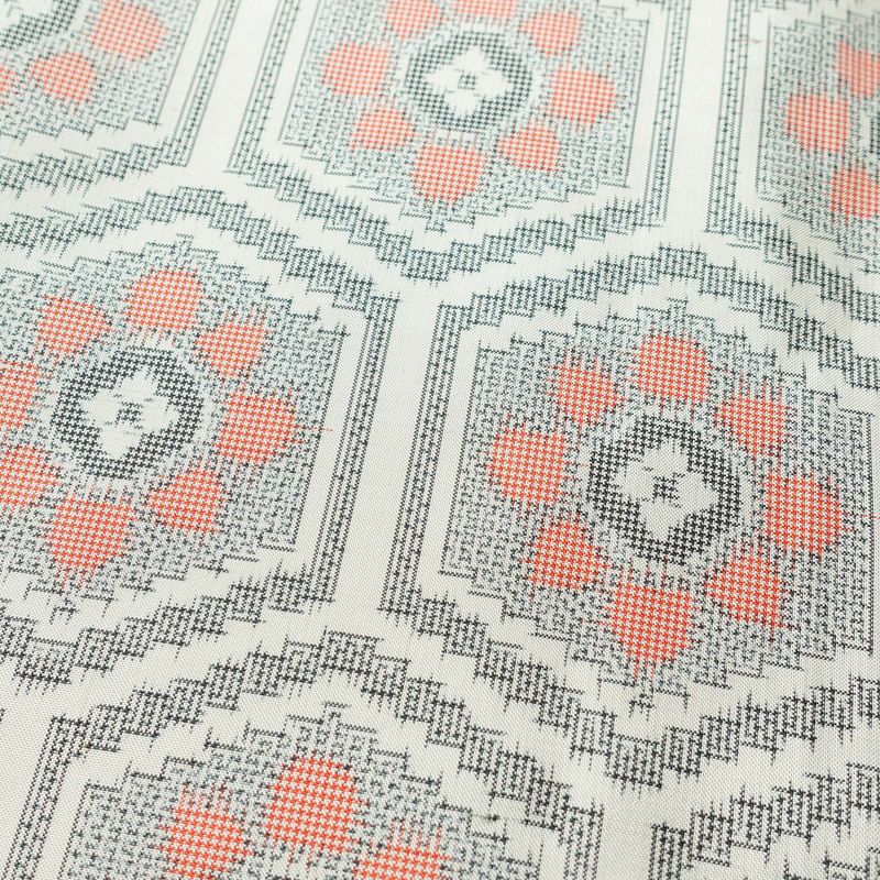 紬 しつけ糸付き 正絹 亀甲柄 袷仕立て 身丈163.5cm 裄丈65.5cm 着物 多色使い_画像7